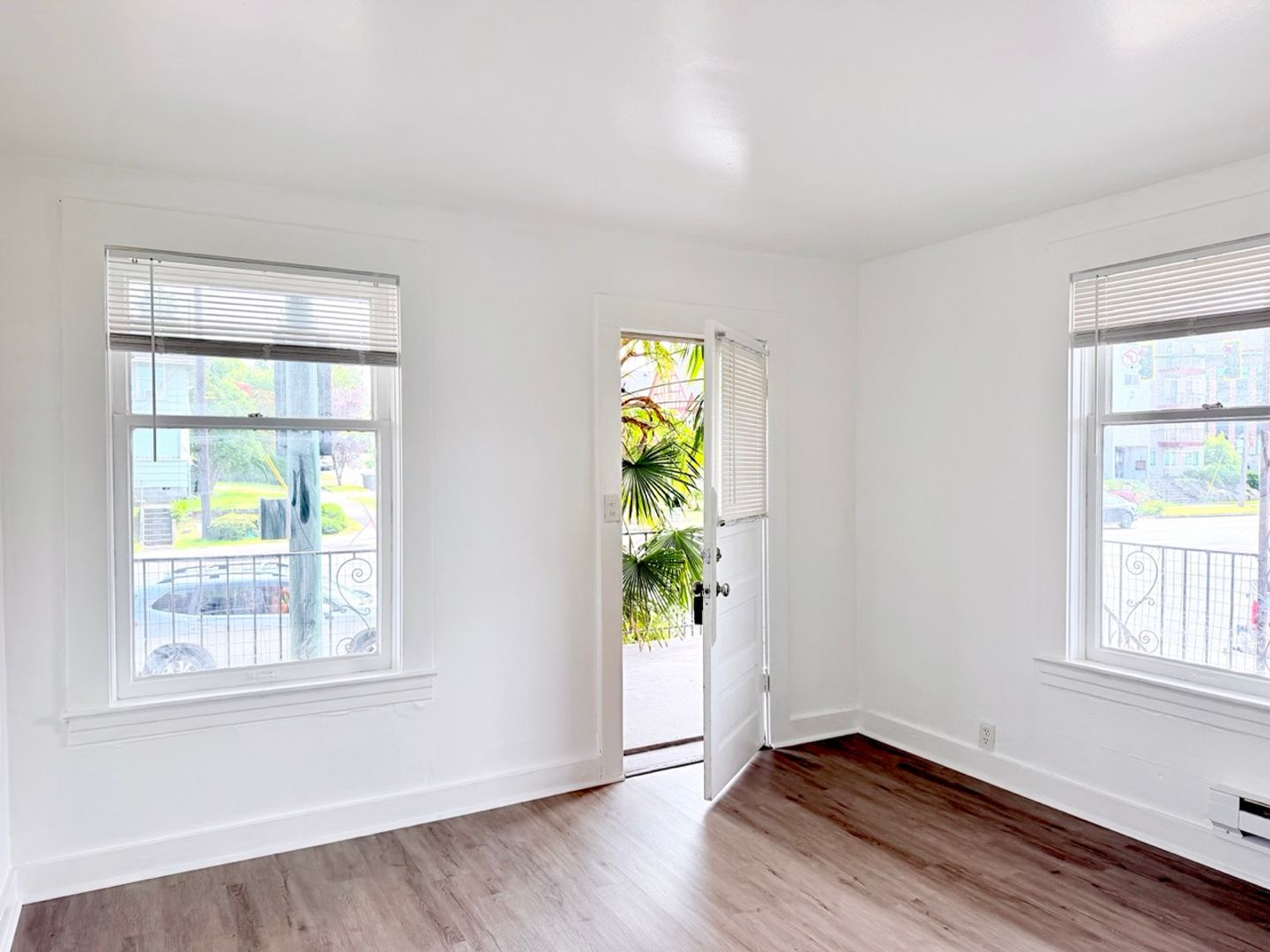 Everett Apartment: 1201 Pacific Avenue