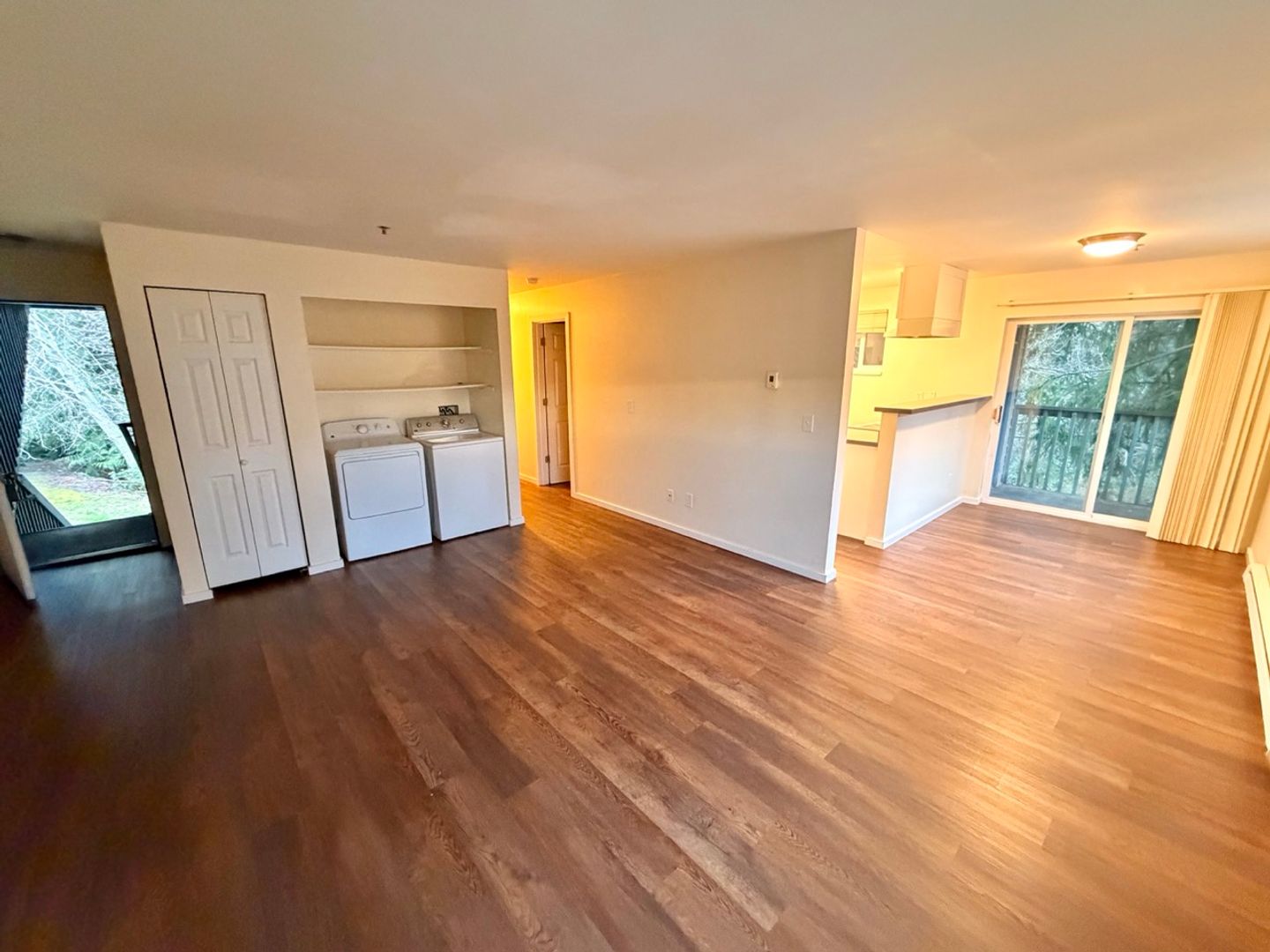 Everett Apartment: 125 W casino RD