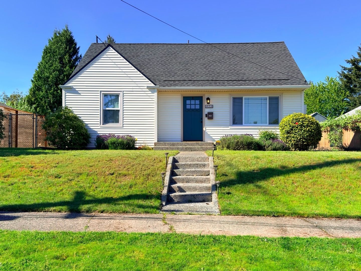 Burien House: 410 SW 138th St.