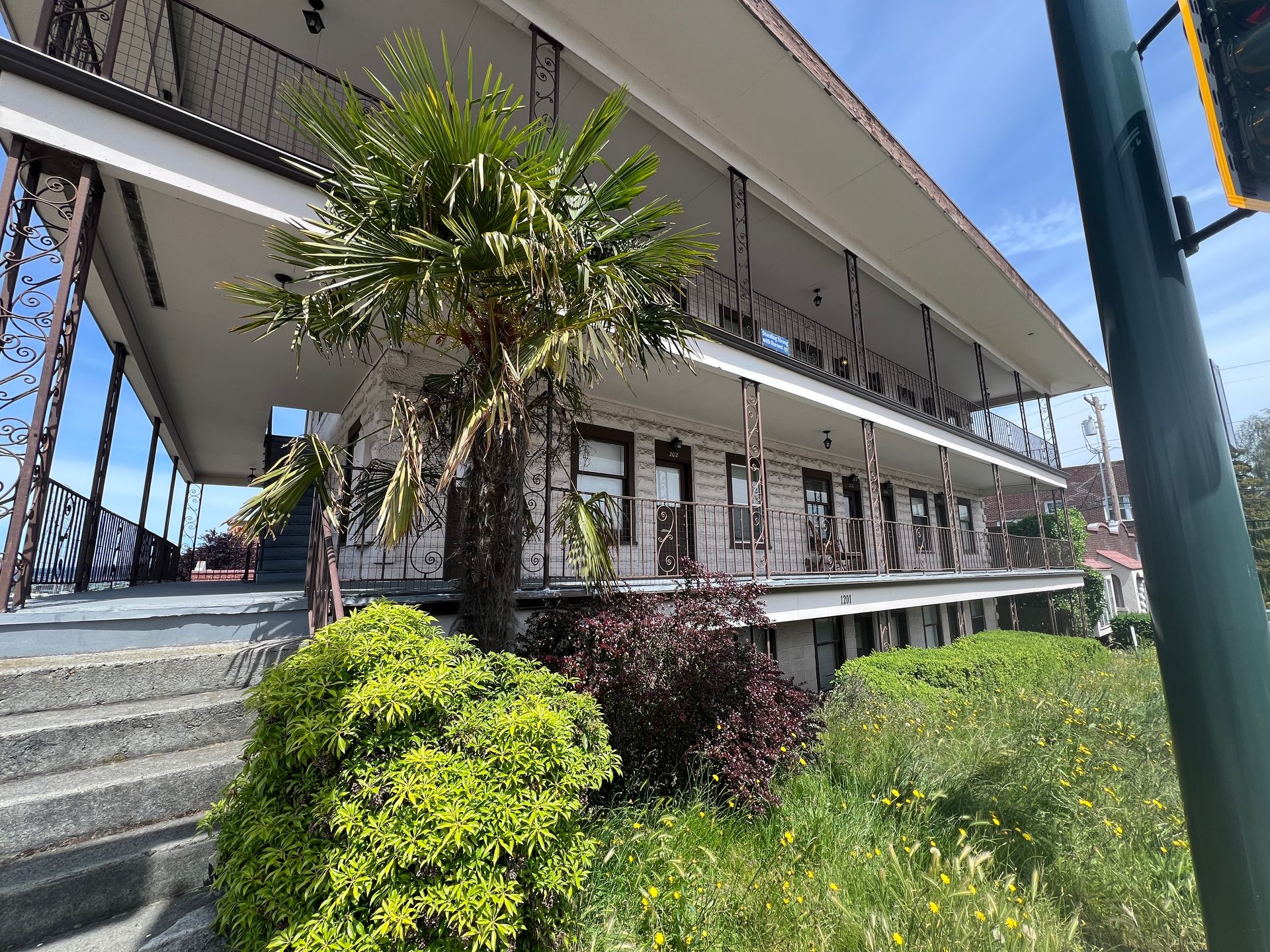 Everett Apartment: 1201 Pacific Avenue