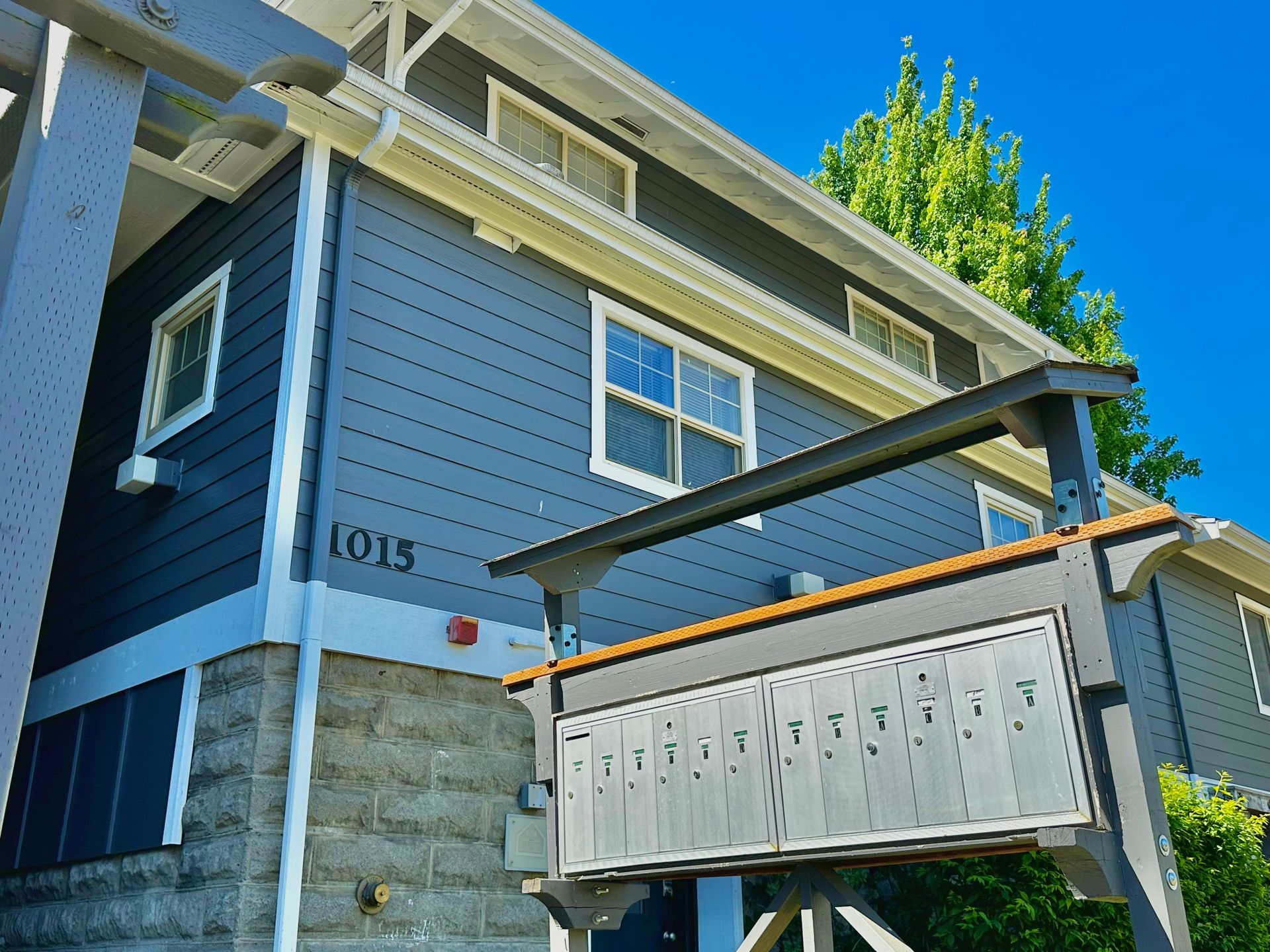 Bremerton Apartment: 1015 9th Street