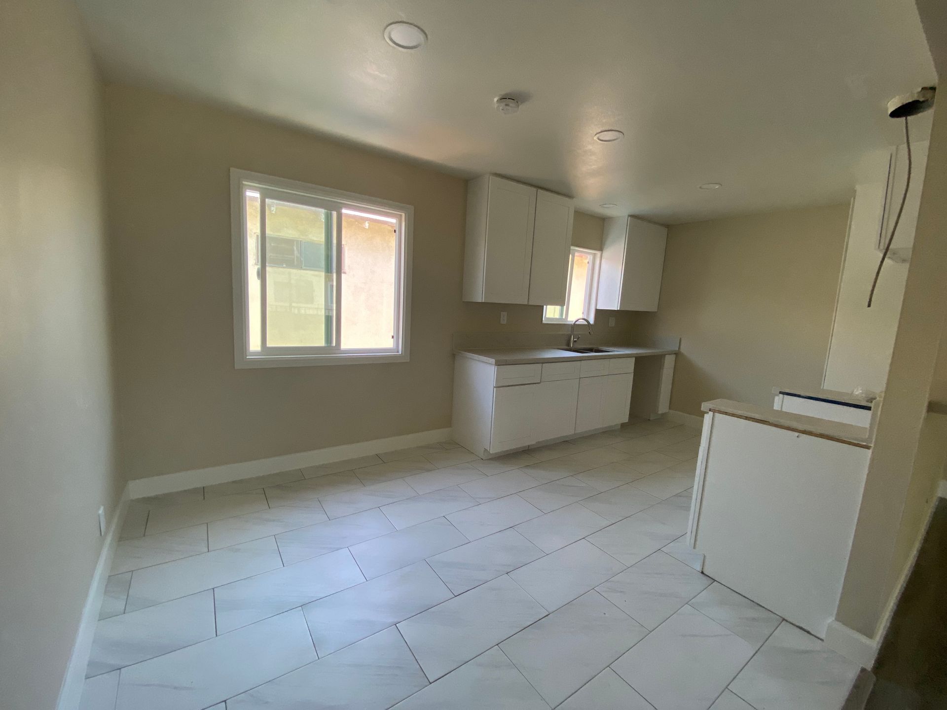 Hellman Apartments 5 of 12