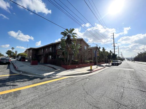 1 Bed 1 Bath Rental at 12406 Western Ave, Unit # 06, Los Angeles, CA – photo 1
