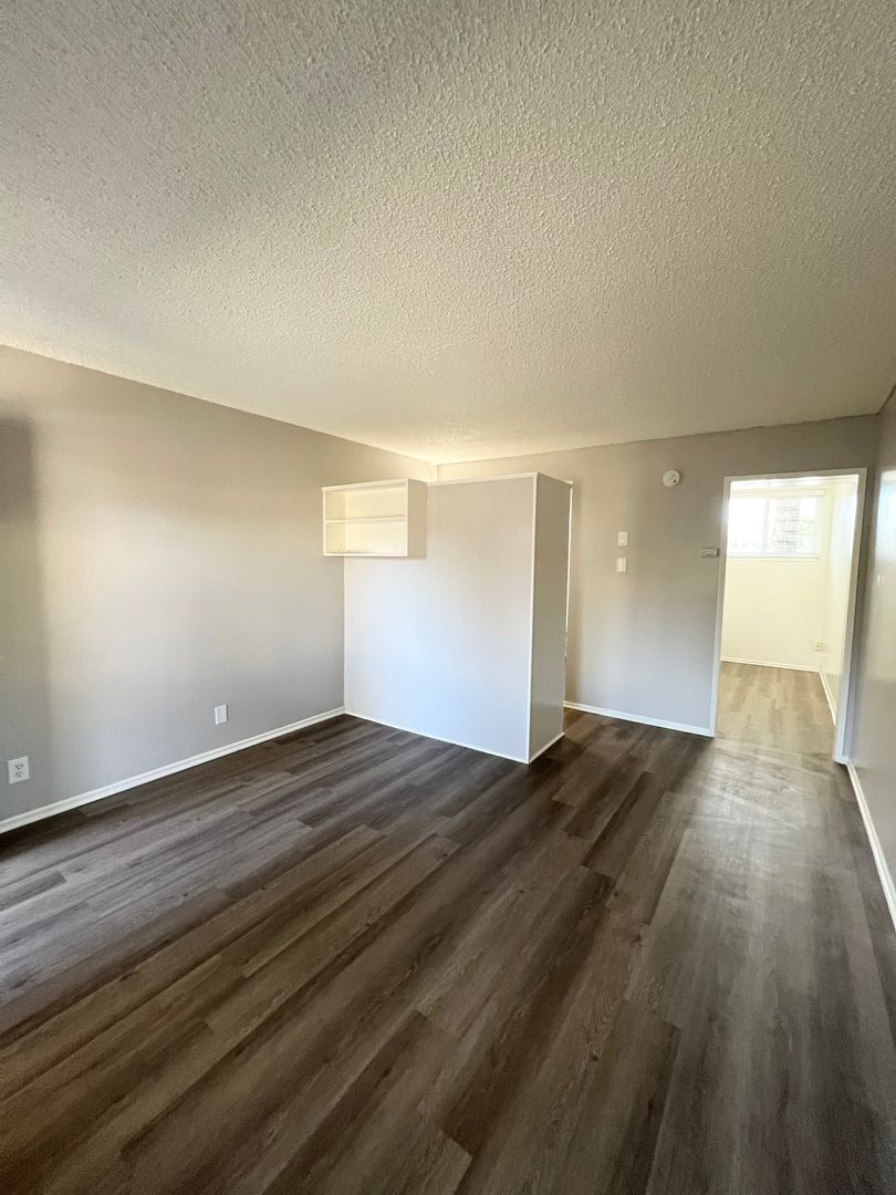 Long Beach Apartment: 3251 E. Artesia Blvd.