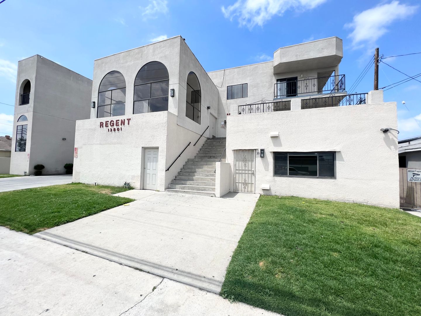 Hawthorne Apartment: 13801 Yukon Avenue