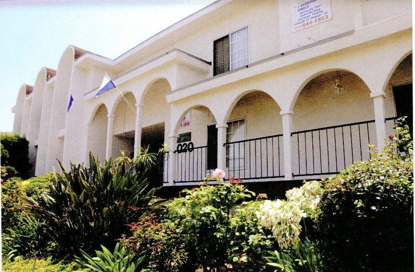 Hawthorne Apartment: 4020 W. 134th St.