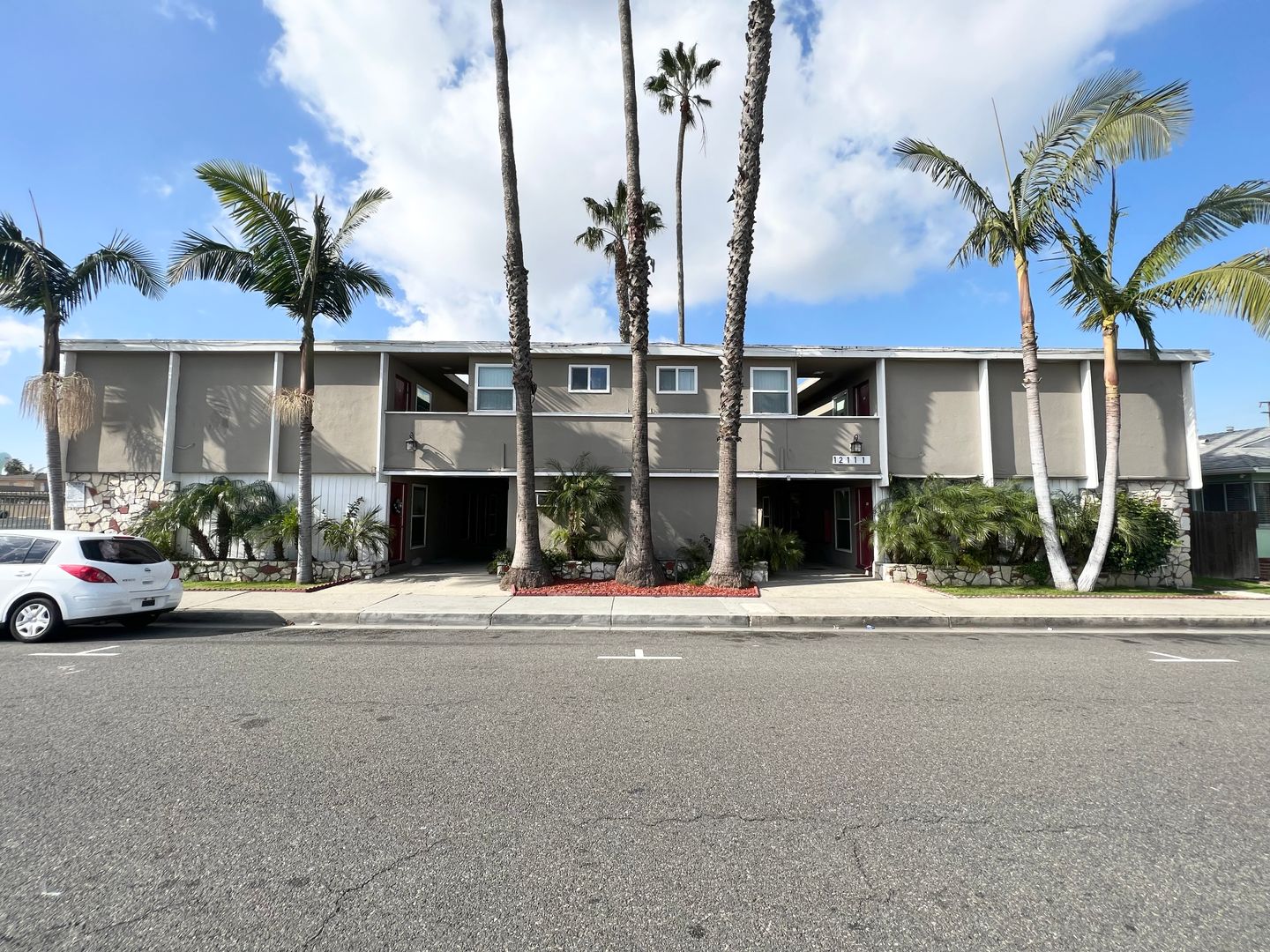 Hawthorne Apartment: 12111 Hawthorne Way