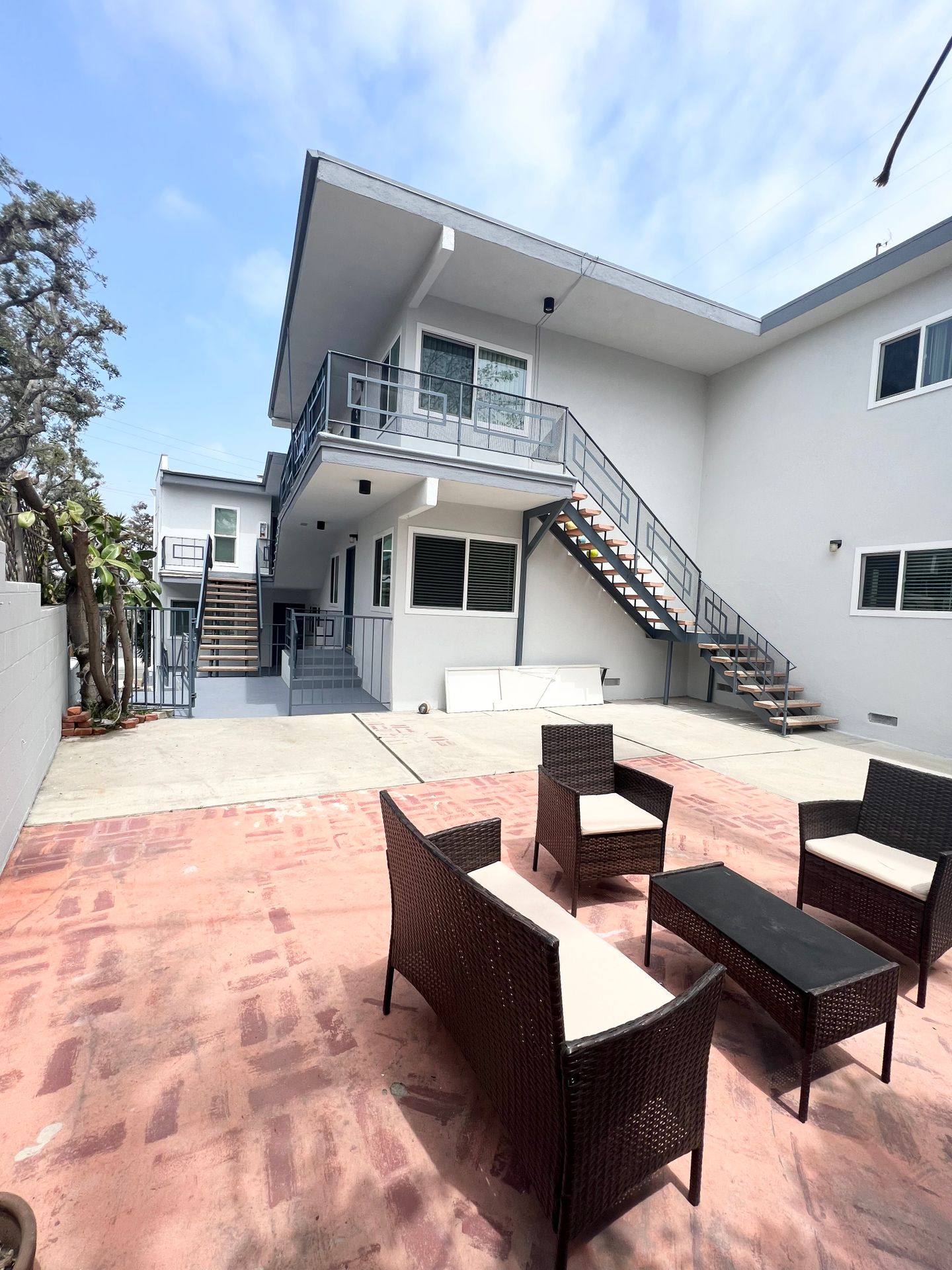 Redondo Beach Apartment: 5822 Pacific Coast Highway