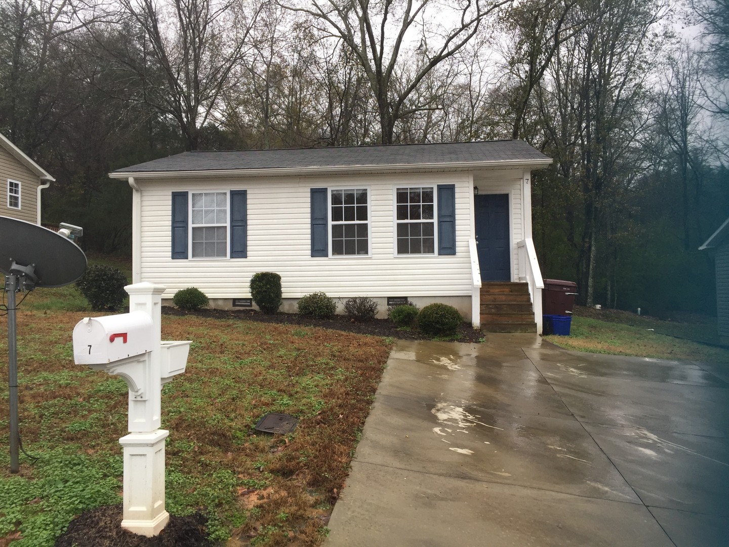 Pendleton Apartment: #1-21 Riverside Cottage Lane