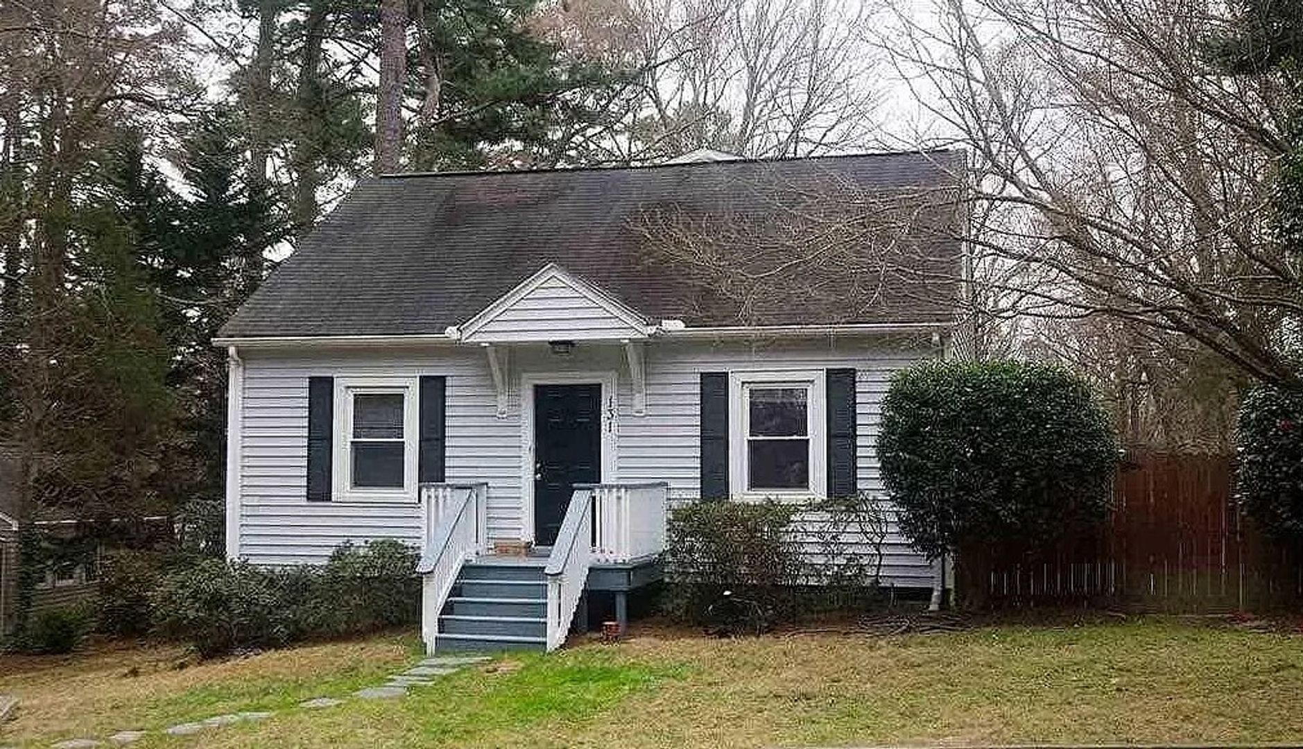 Chapel Hill House: 131 Justice Street