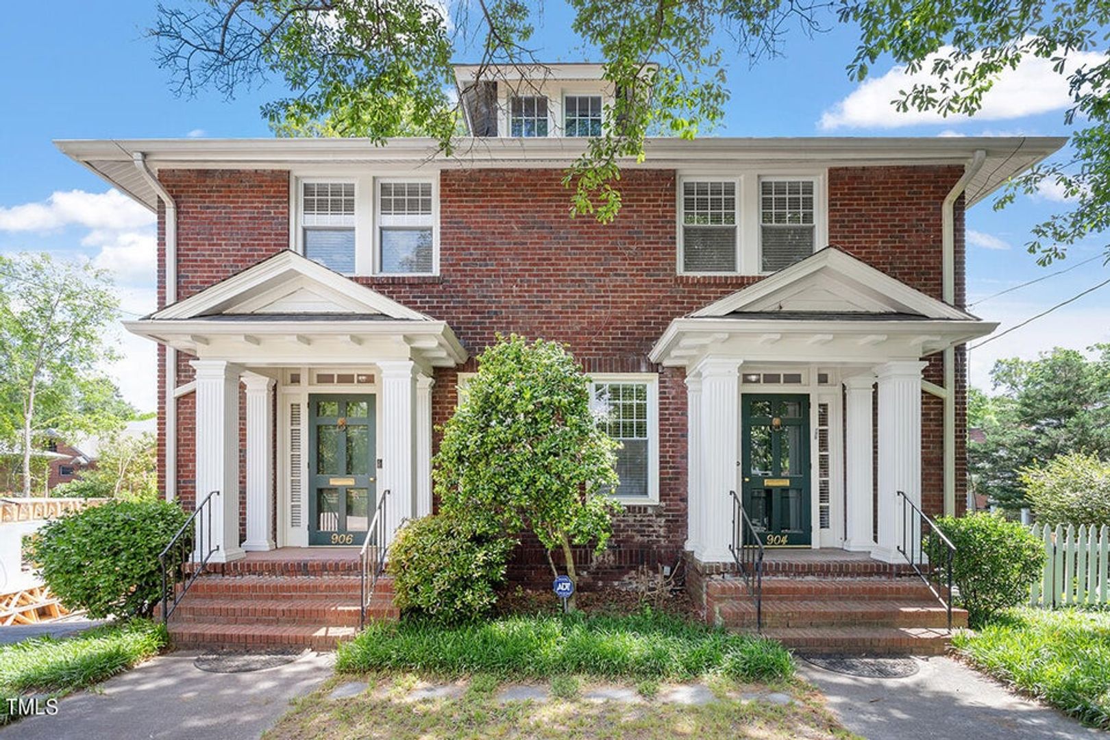 Durham House: 904 N Gregson