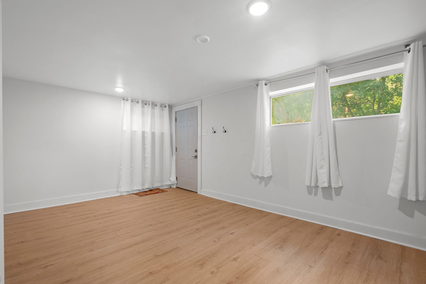 McKees Rocks Apartment: 136 Locust Street