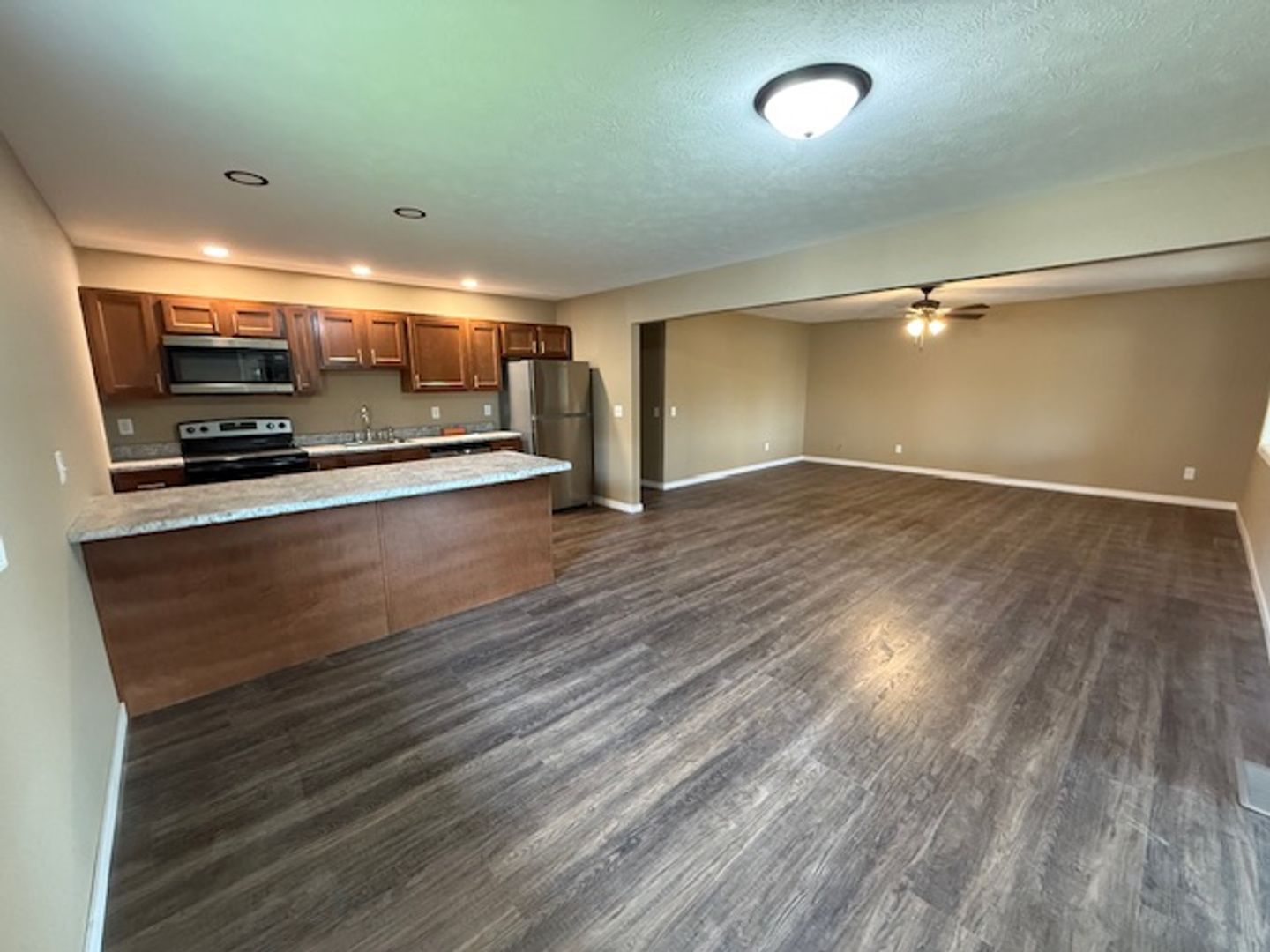 Chatham House: 115 West Ash Street