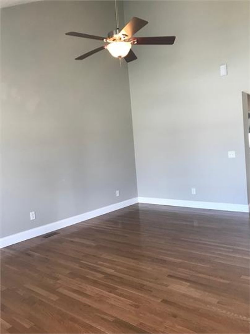 Chatham House: 108 Eagle Ridge Drive