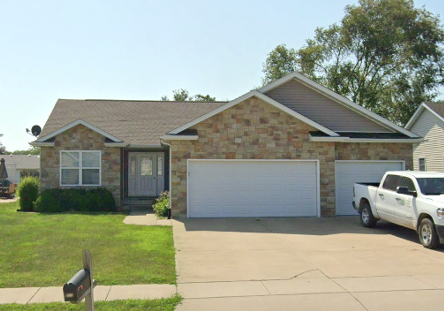 CHATHAM House: 417 DAHLIA