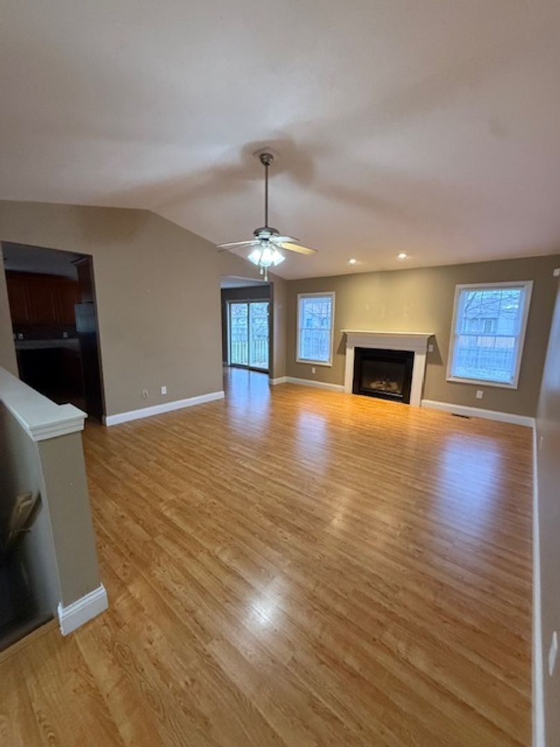 CHATHAM House: 409 DAHLIA