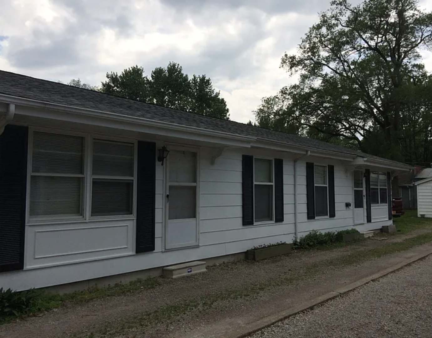 Southern View Apartment: 3353 South 4th Street