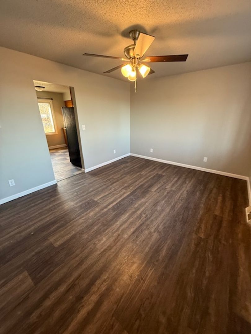 Loami Apartment: 701-703 County Highway 45