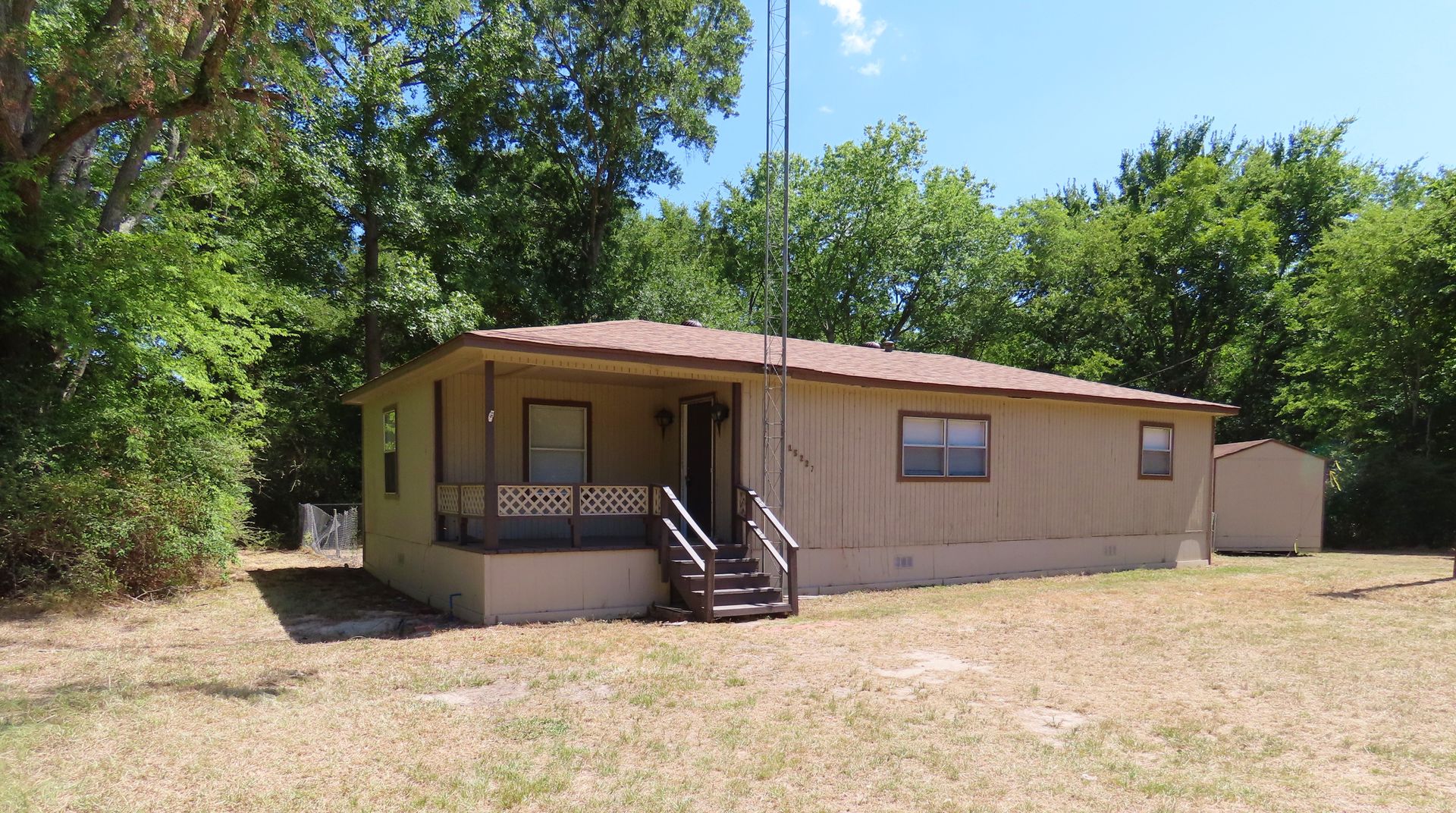 Tyler House: 15227 C R 1134