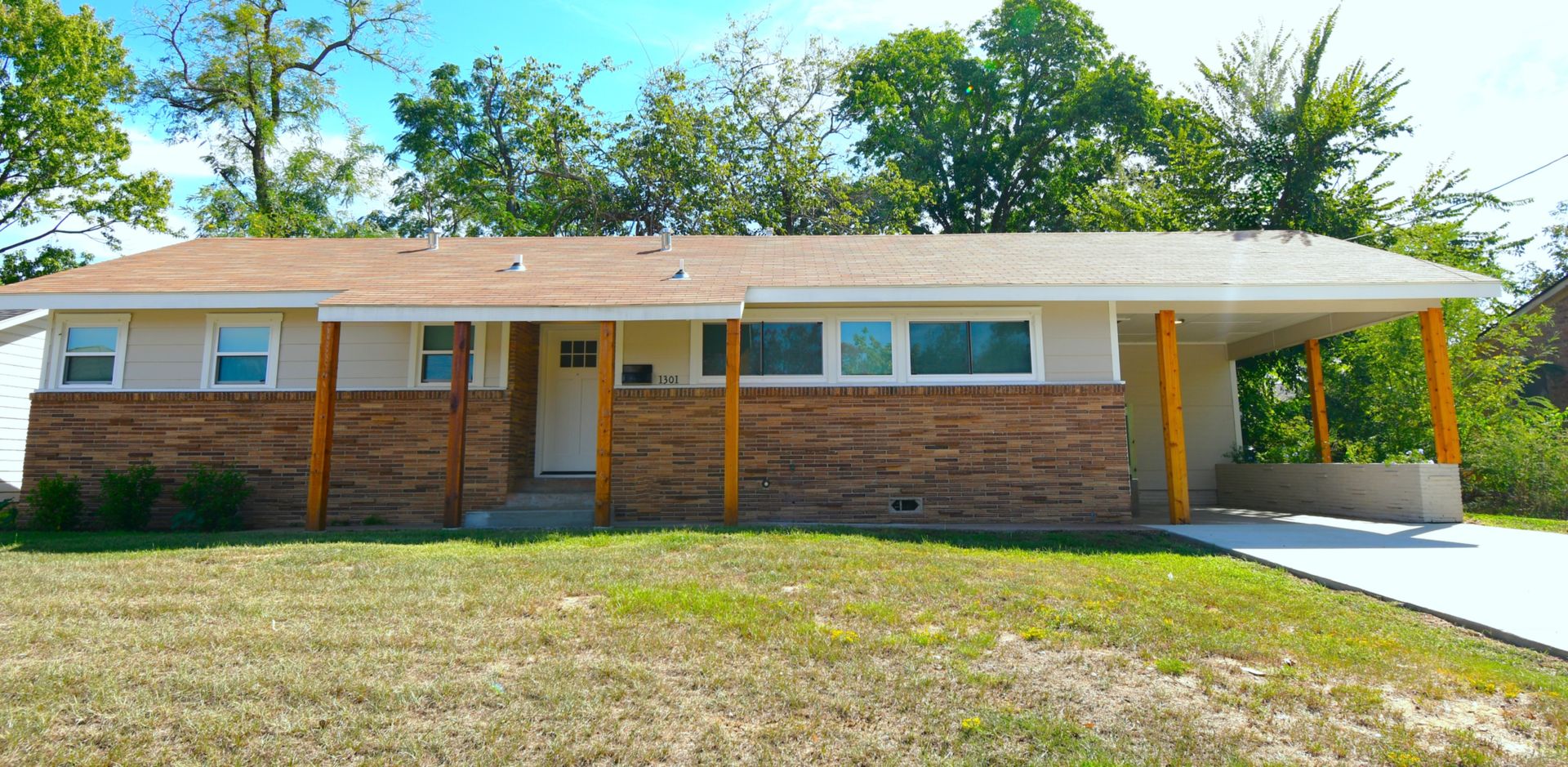 Rental at 1301 E 6th St