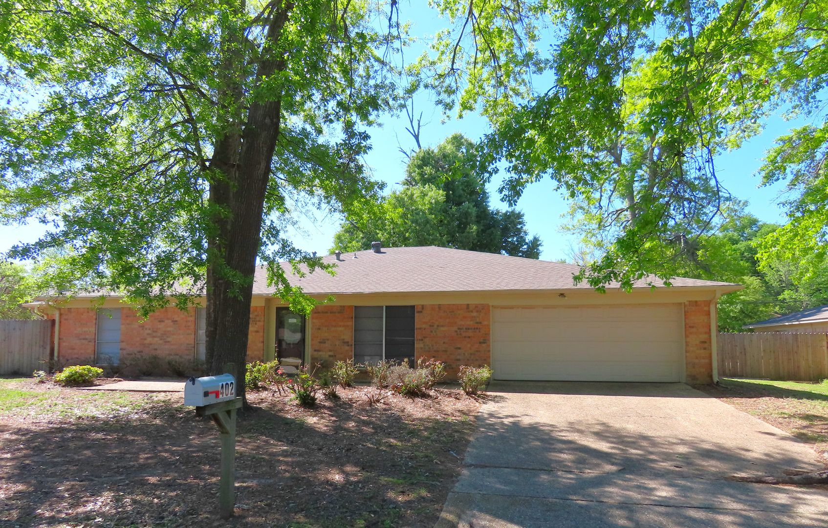 Tyler House: 402 Muller Garden Rd.