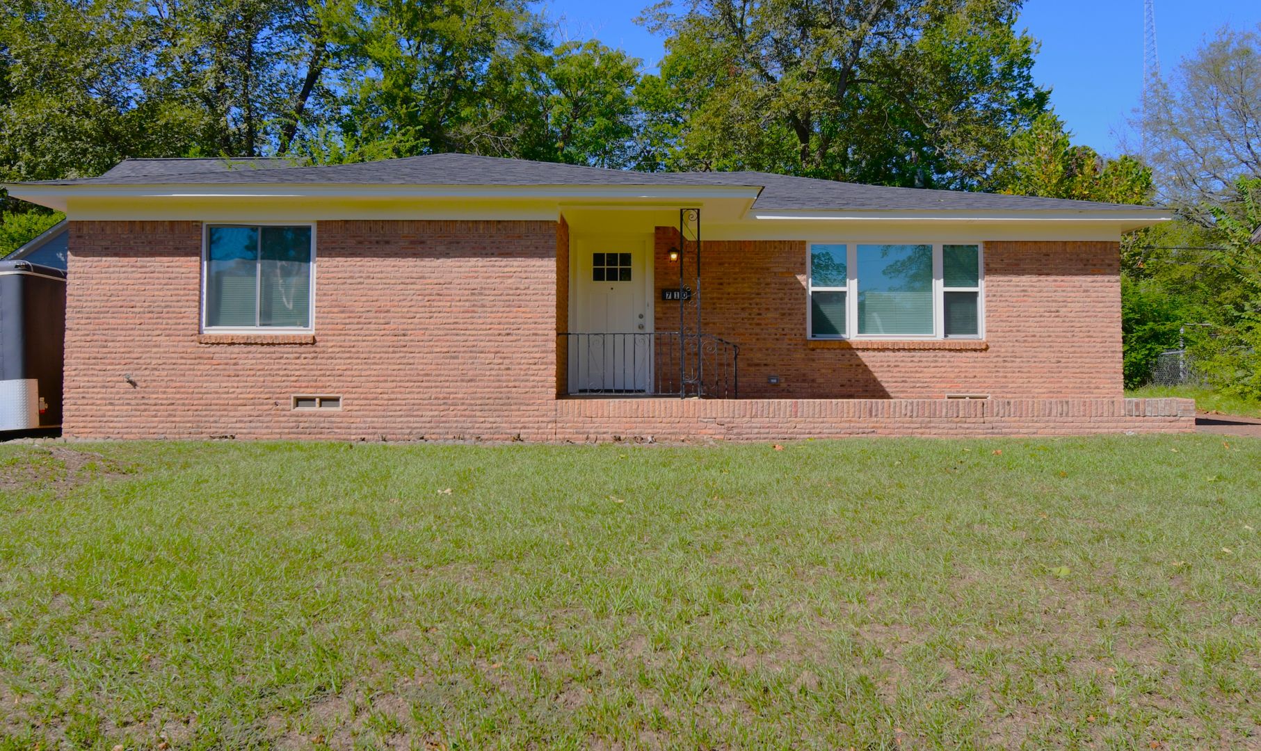 Rental at 710 N Englewood Ave