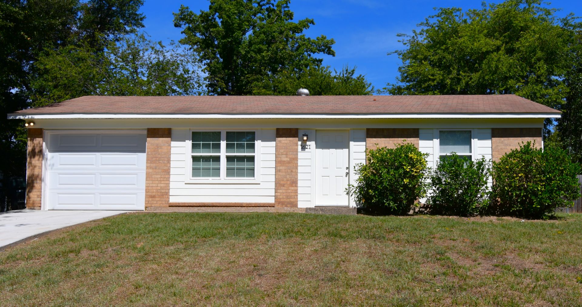 Rental at 1621 Goliad St
