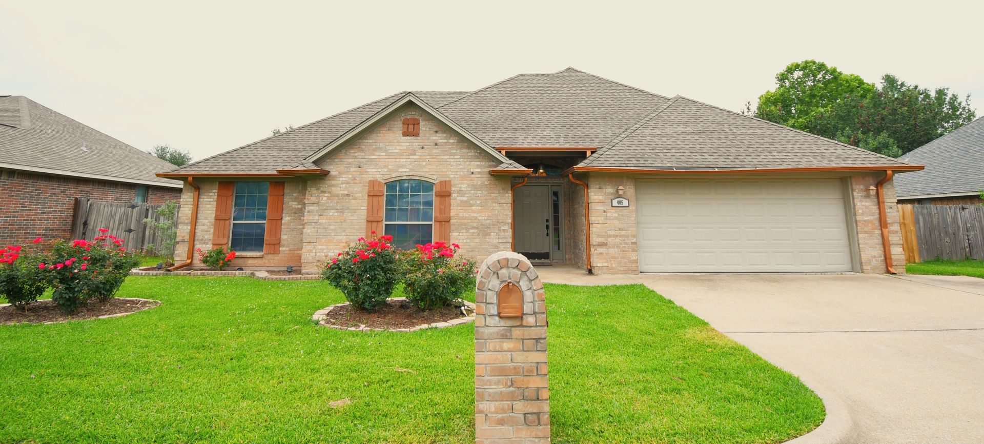 Whitehouse House: 405 Amanda Ct.