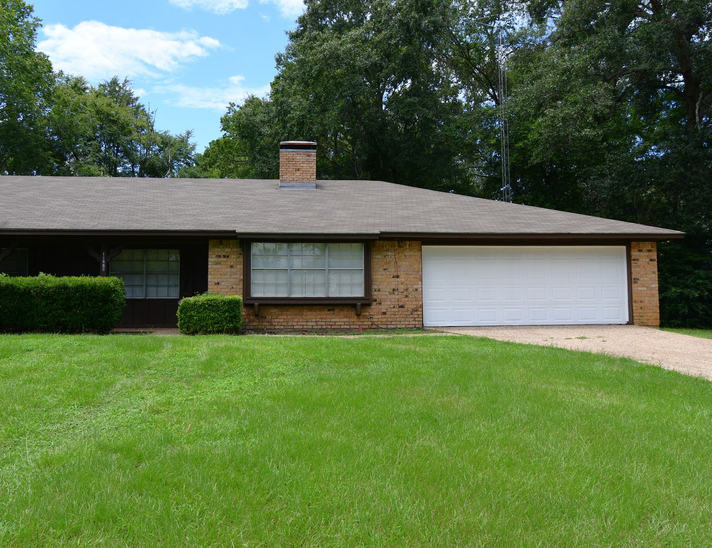 Rental at 11776 S Hillcreek Rd