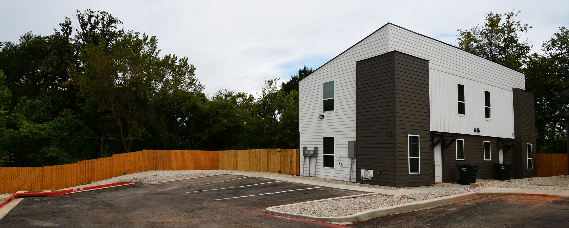 Tyler House: 1158 E Earle St
