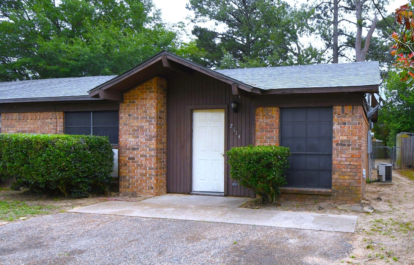 Tyler House: 7114 Gatewood Dr.