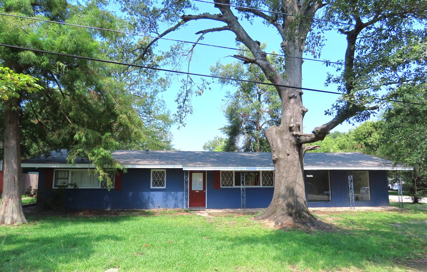 Lindale House: 501 Mt. Sylvan St.