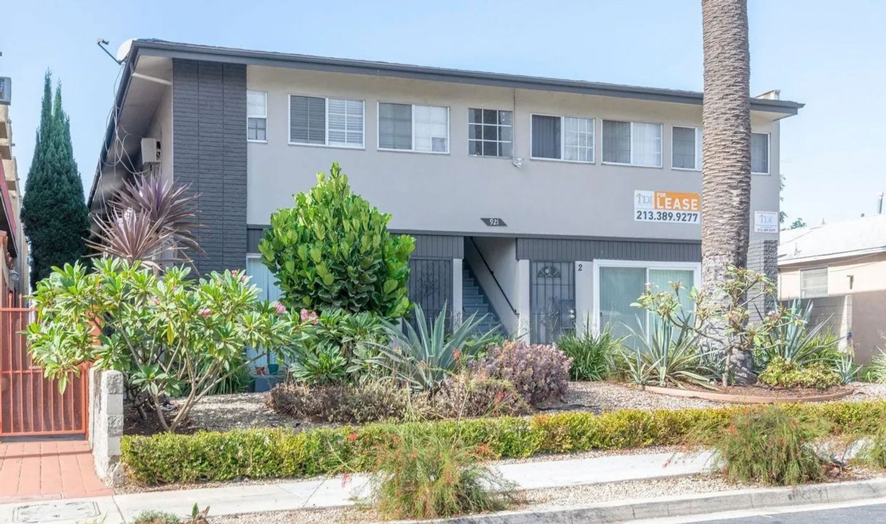 Inglewood Apartment: 921 N. Eucalyptus Ave