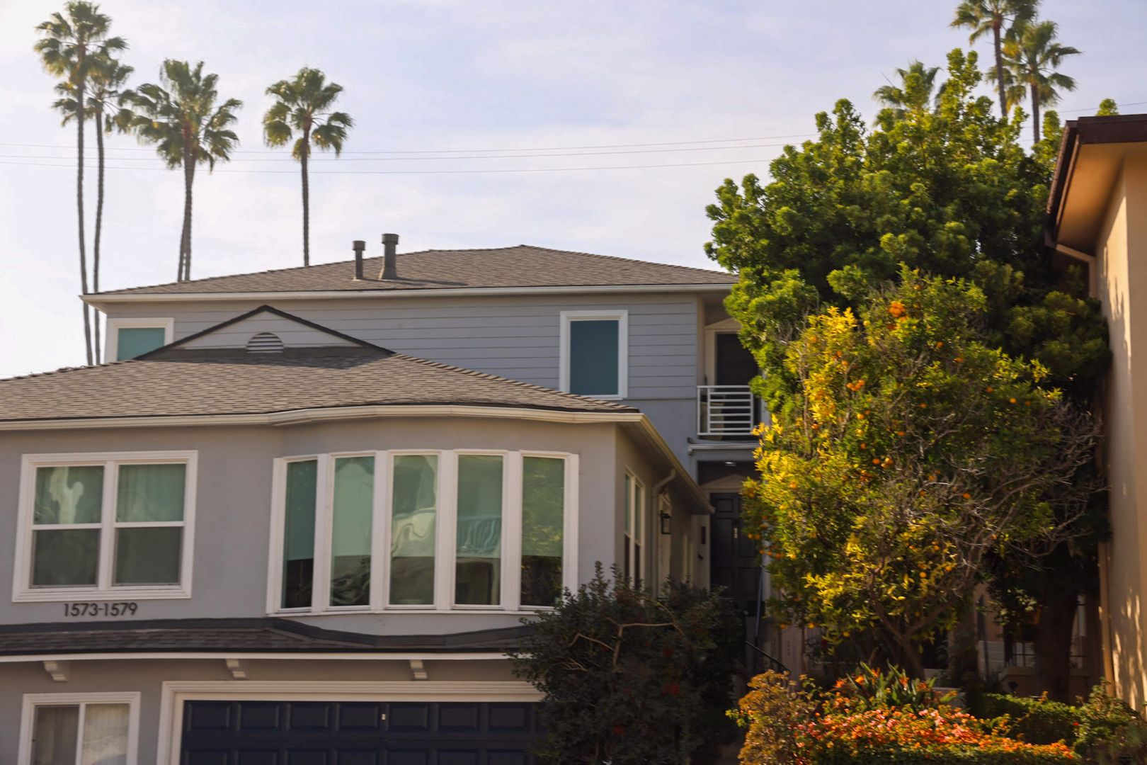 Los Angeles Apartment: 1575 Manning Ave