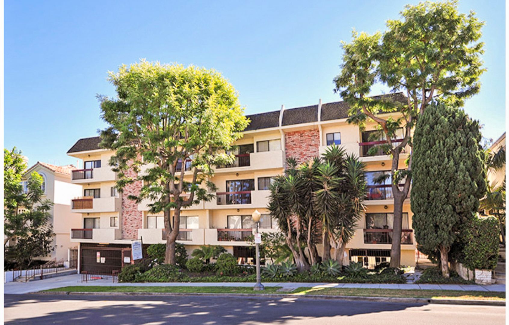 Los Angeles Apartment: 10644 Eastborne Ave.