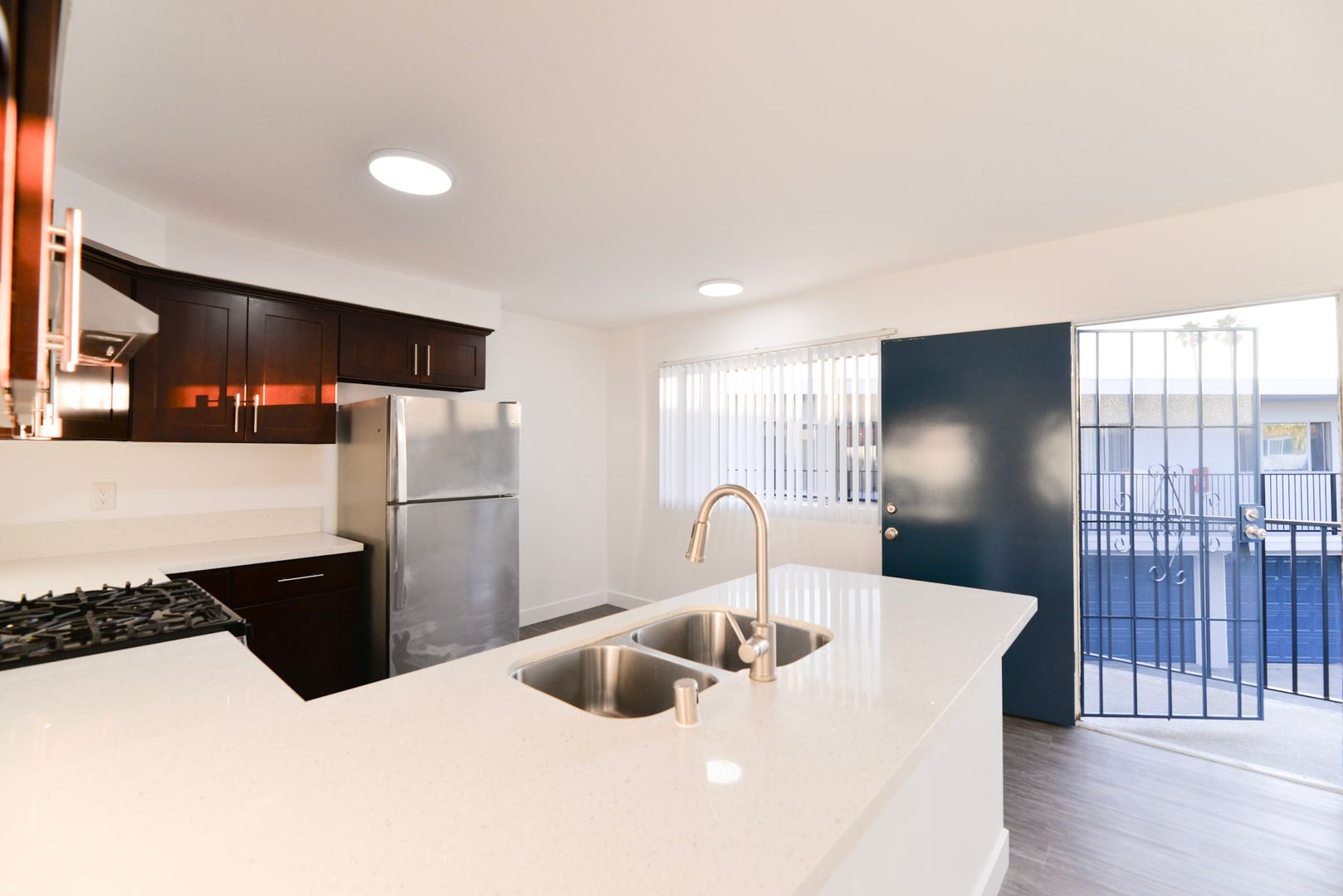 San Clemente Apartment: 247 Avenida Del Poniente