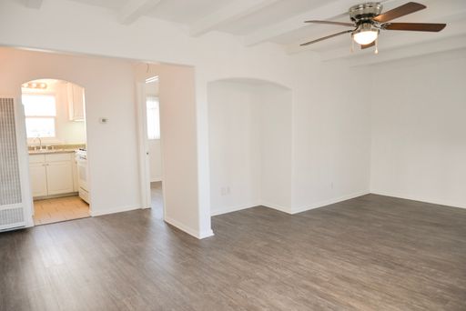 Upgraded & Spacious! 1 bedroom 1 bath ALL utilities included! – photo 1
