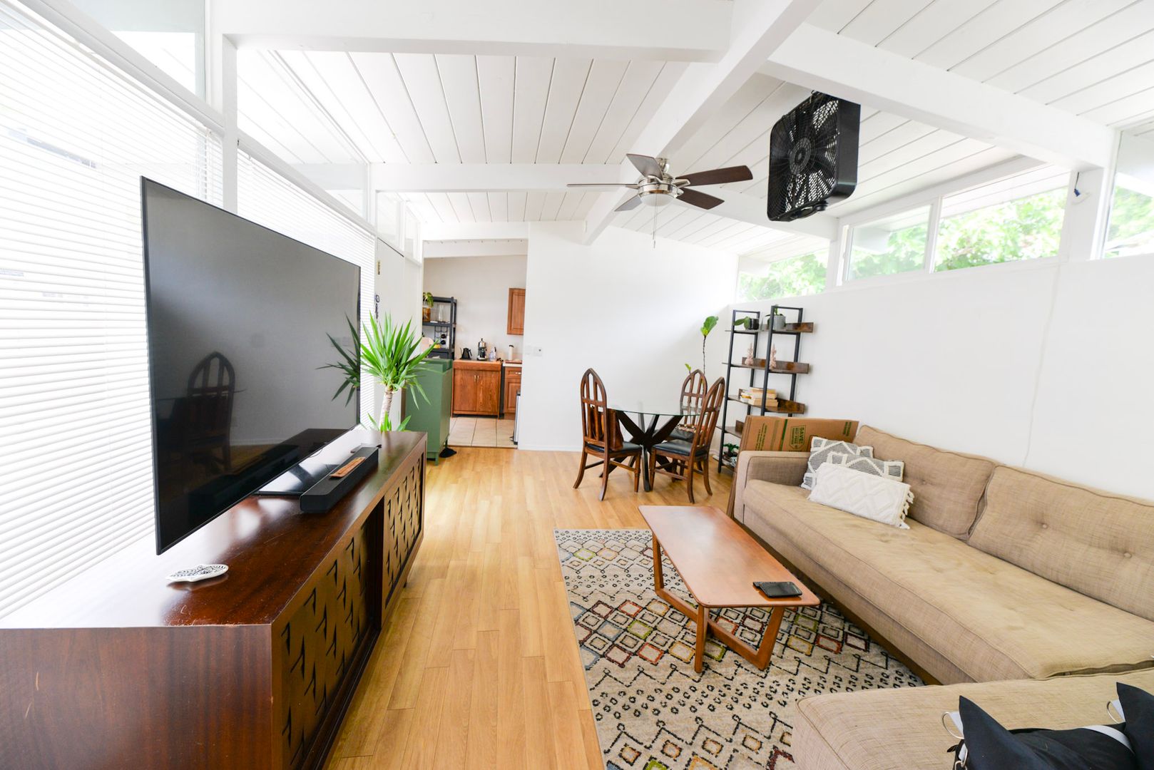 San Clemente Apartment: 139 W Canada