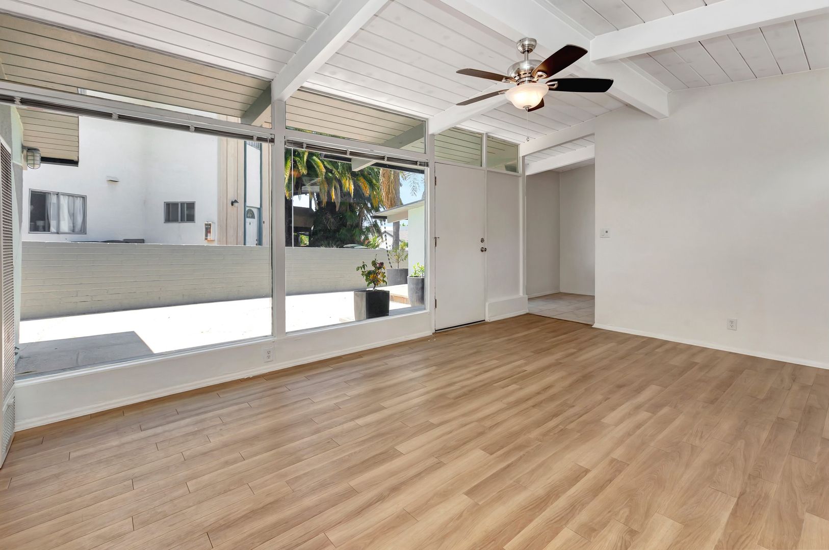 San Clemente Apartment: 139 W Canada