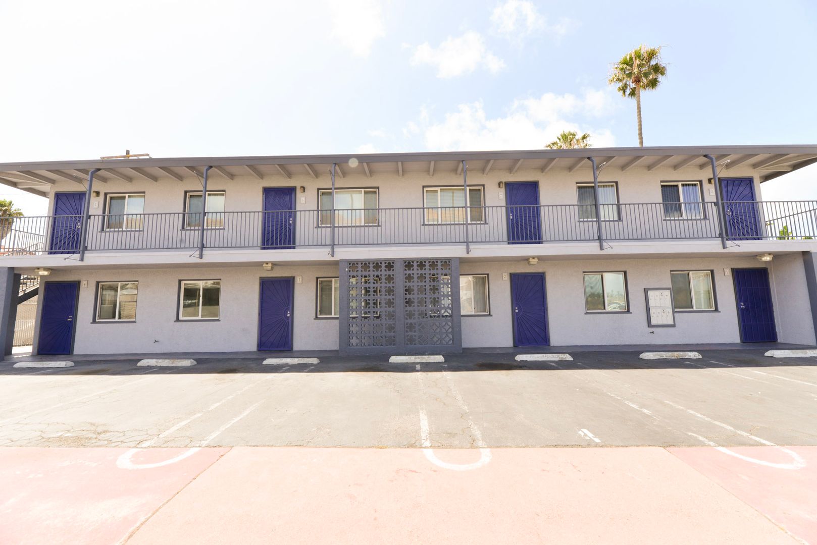 San Clemente Apartment: 2601 S. El Camino Real