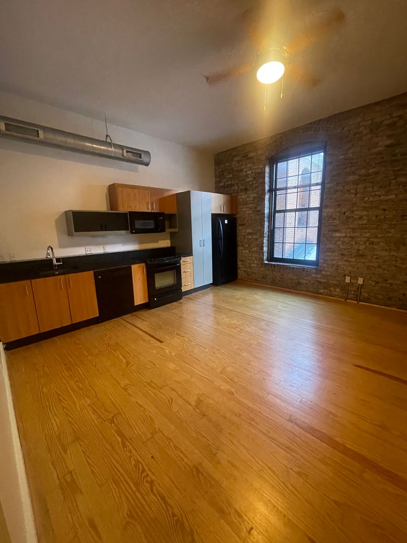 Lynchburg Apartment: 1001 Jefferson Street