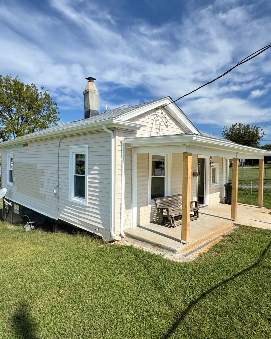 Lynchburg House: 2205 Easley Avenue