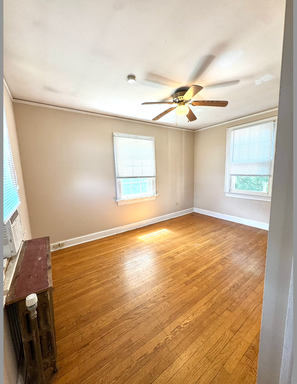 2 BR Downtown Apartment — Historic Charm & All Utilities Included – photo 1