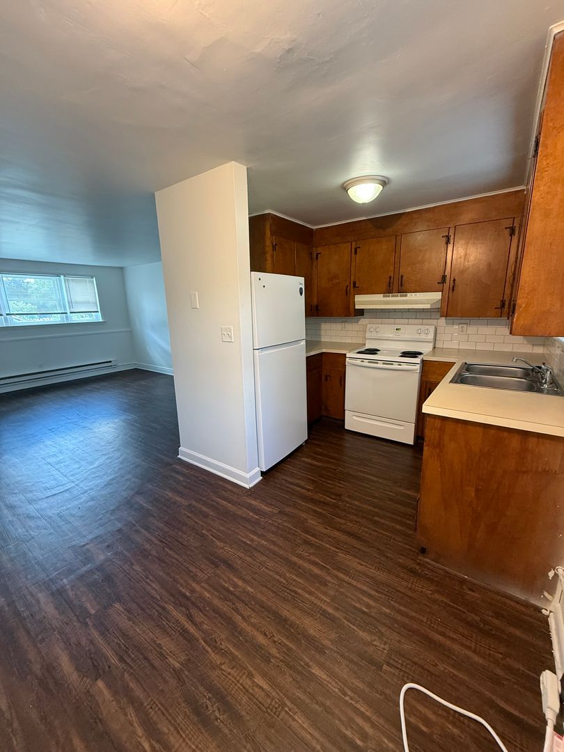 Lynchburg Apartment: 1200 Liggates Rd