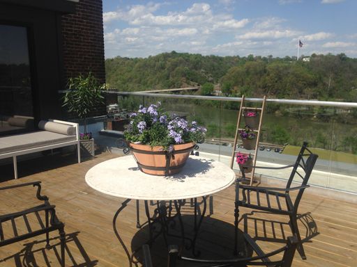 2BR Downtown Loft with Modern Finishes – photo 1