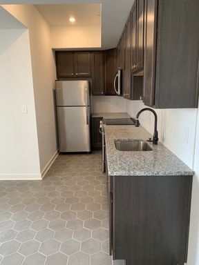 Newly Renovated One Bedroom Unit – photo 1