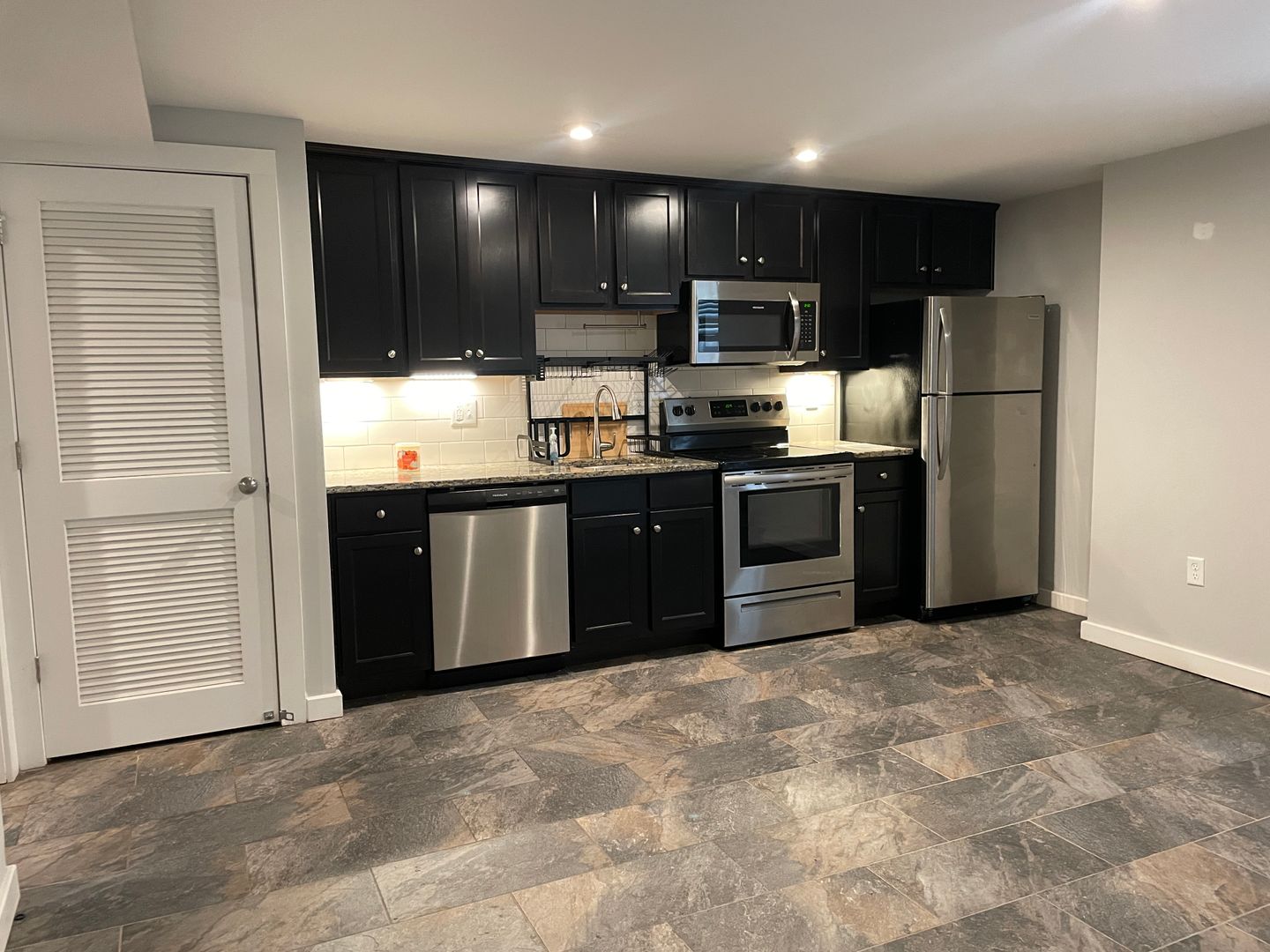 Lynchburg Apartment: 2001 Rivermont Avenue