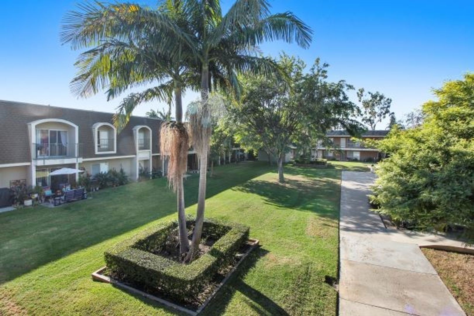 Villa Marseilles Apartments 30 of 43