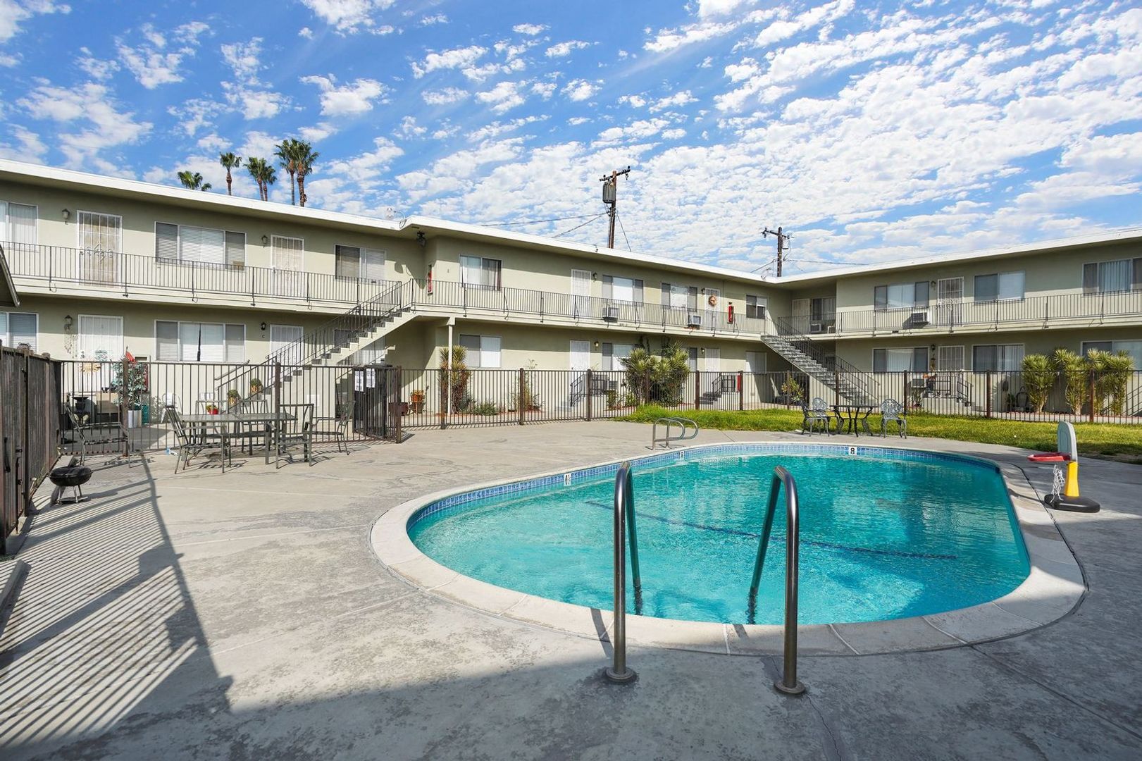Pool at Mulberry Apartments (3 of 5)