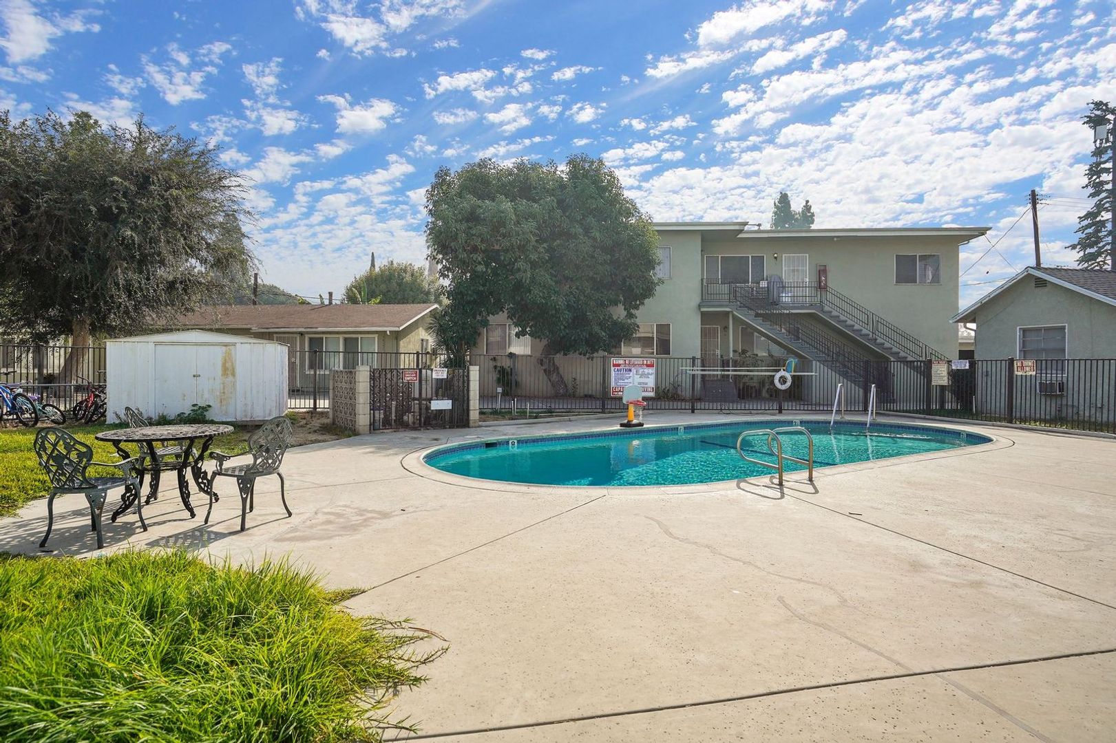 Pool at Mulberry Apartments (5 of 5)